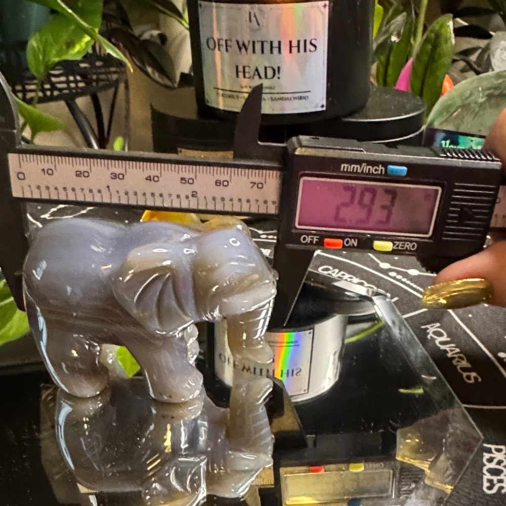 Agate Elephant Figurine - Picture 8 of 9